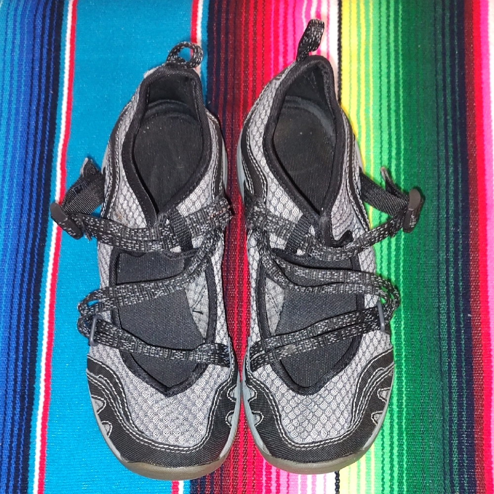 Chaco Womens Size 7 Outcross Evo Mary Jane Hiking Shoes Gray Straps Adjustable
